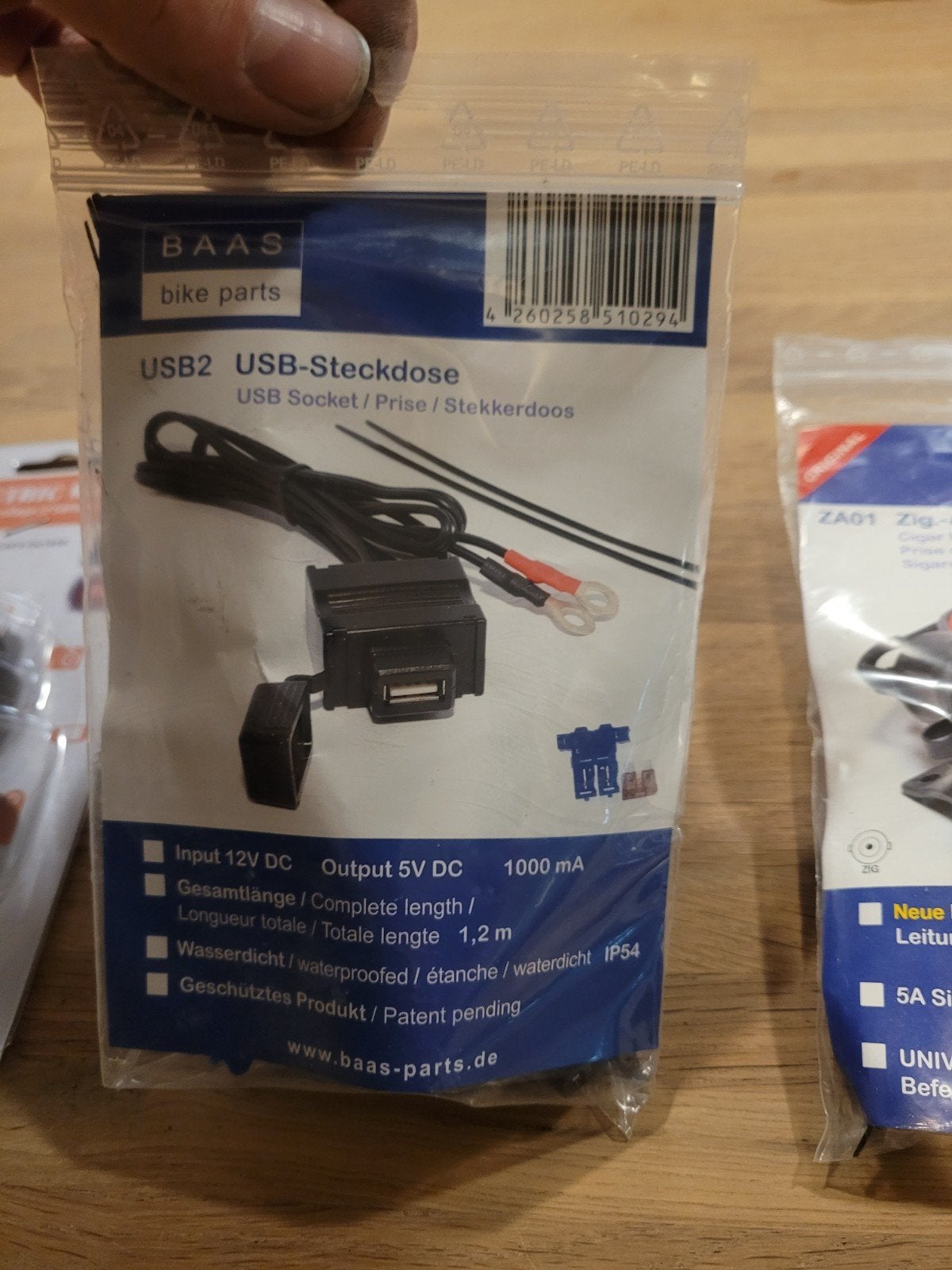 12v Usb aansluiting € 5 euro, Ophalen, Gebruikt