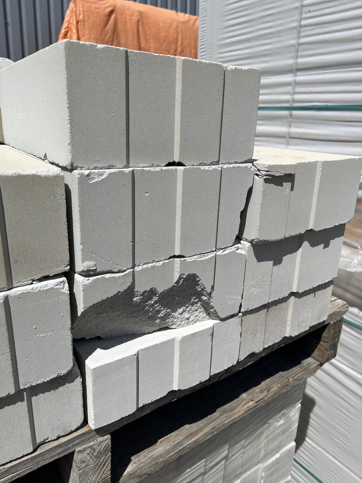Kalkzandsteen blokken 21.5x30x8 cm - 80 stuks, Tuin en Terras, Tegels en Klinkers, Ophalen, Gebruikt