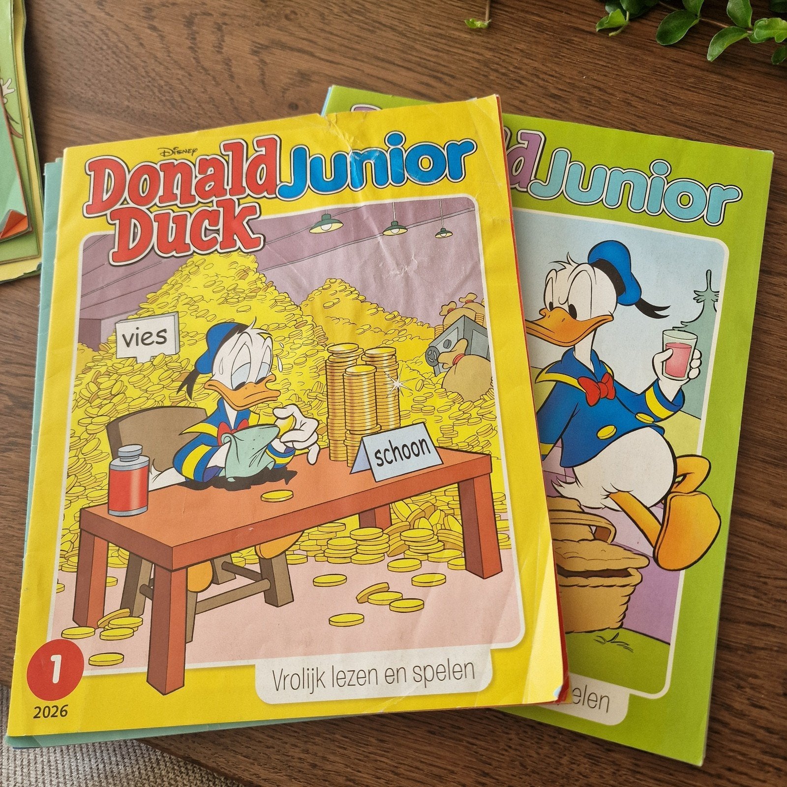 Donald Duck Junior 2026 (nr. 1-13) + 3 oudere edities, Boeken, Meerdere stripboeken, Ophalen of Verzenden, Gelezen