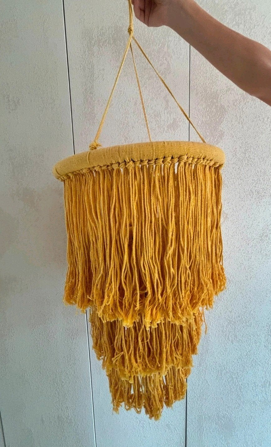 Balinese Macramé Design Kroonluchter - Mosterdgeel, Huis en Inrichting, Ophalen of Verzenden, Nieuw, Natuurlijk materiaal, Bohemian, Balinees, Macramé
