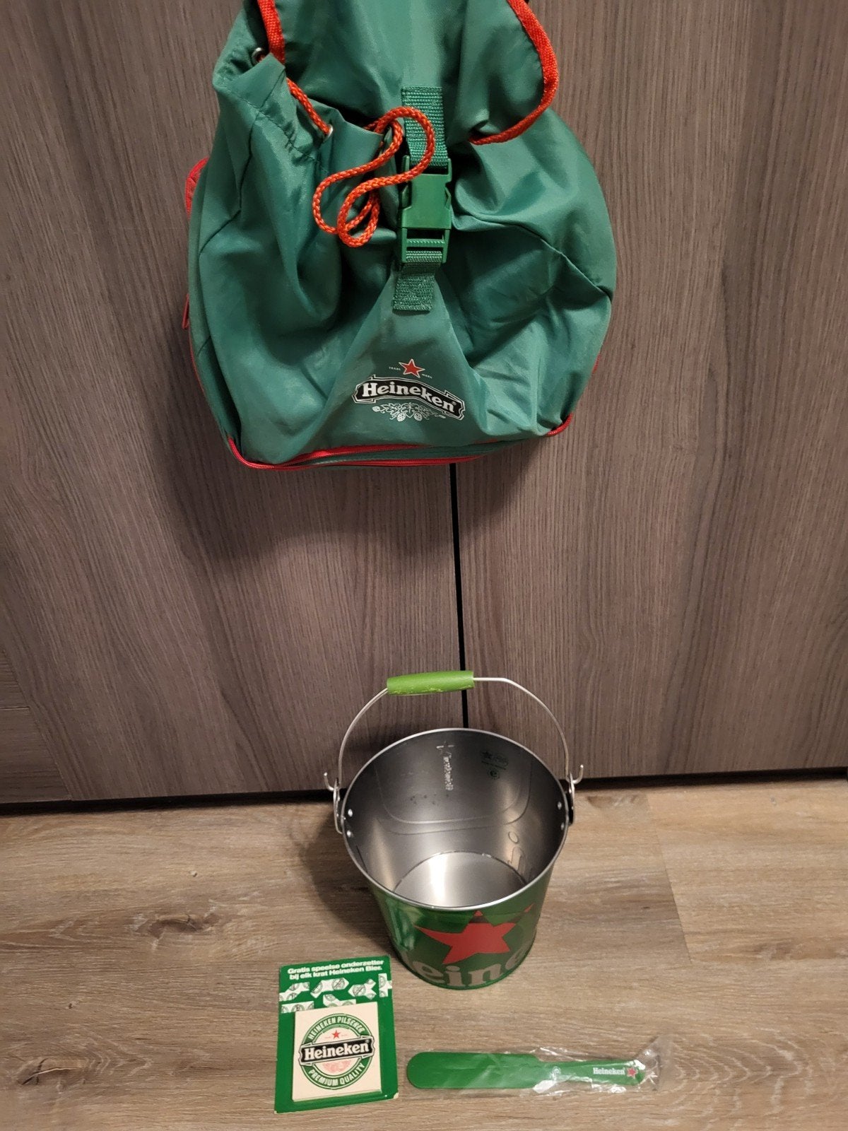 Mooie Heineken spullen unieke ijs Emmer met flessenopeners, Ophalen of Verzenden, Zo goed als nieuw