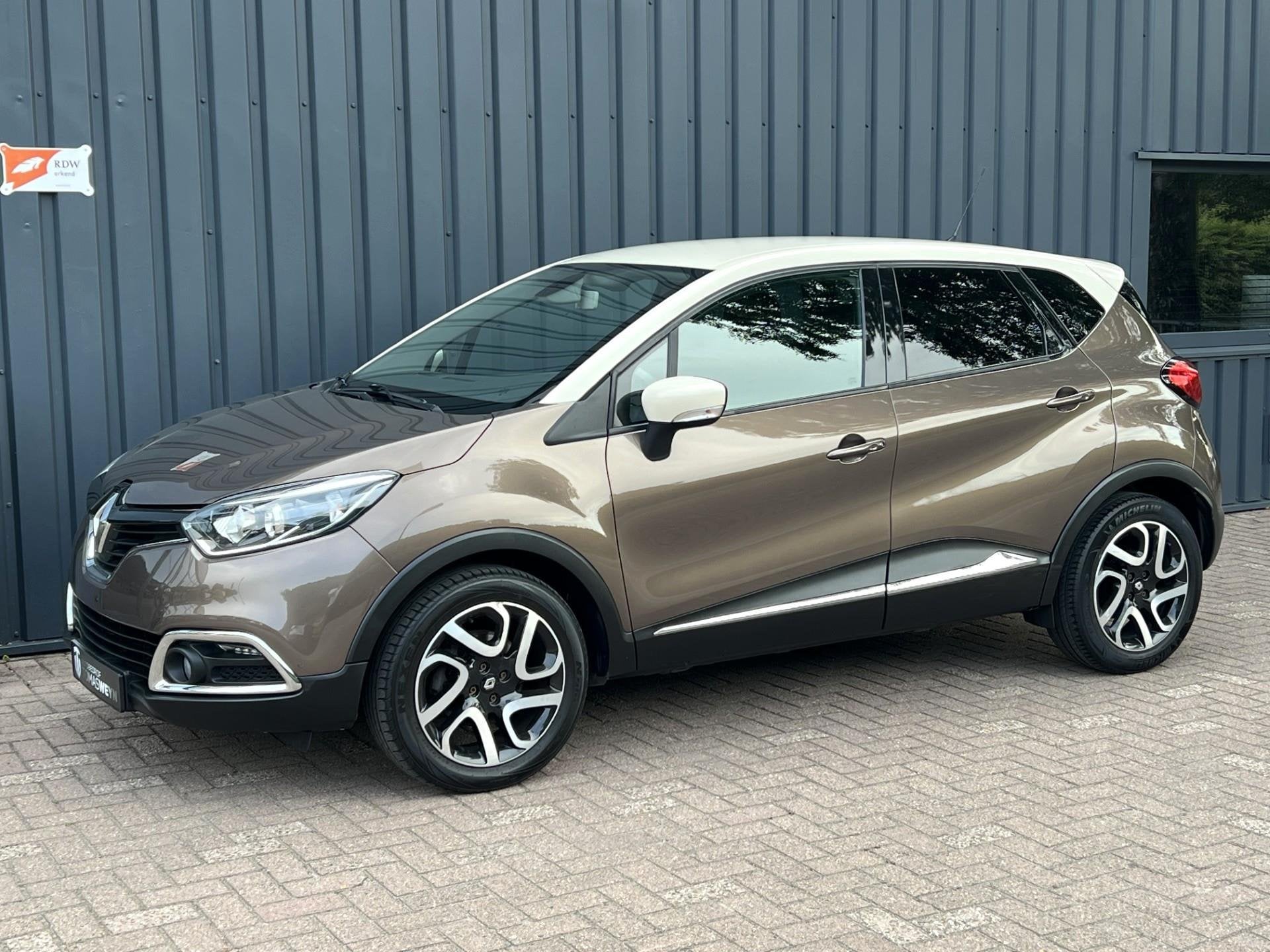 Renault Captur 1.2 TCe Dynamique AUTOMAAT!/CLIMA!/NAVIGATIE!, Auto's, Renault, Stof, Zwart, 4 cilinders, Bruin