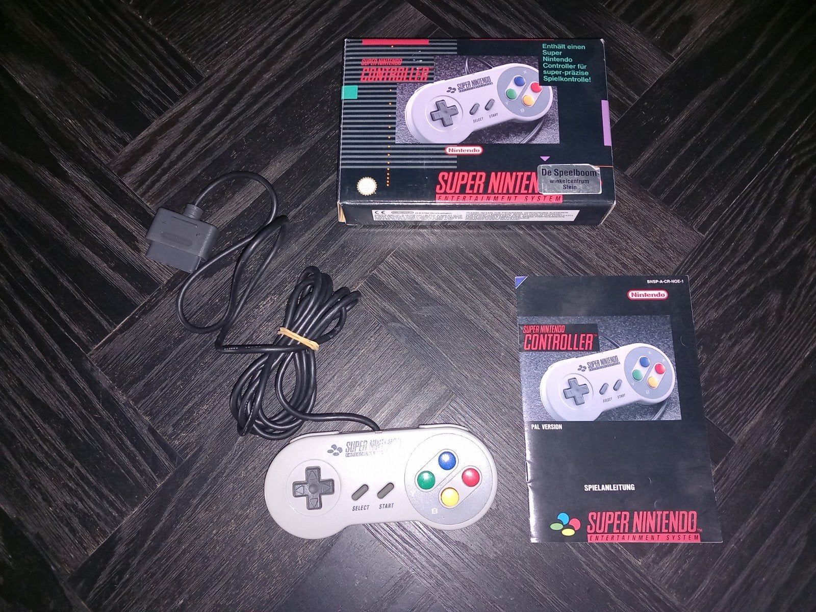 Super Nintendo Controller met doos, Nintendo, Gebruikt, Overige controllers, Nintendo of Europe GmbH, Goldsteinstr. 235, 60528 Frankfurt am Main, Duitsland