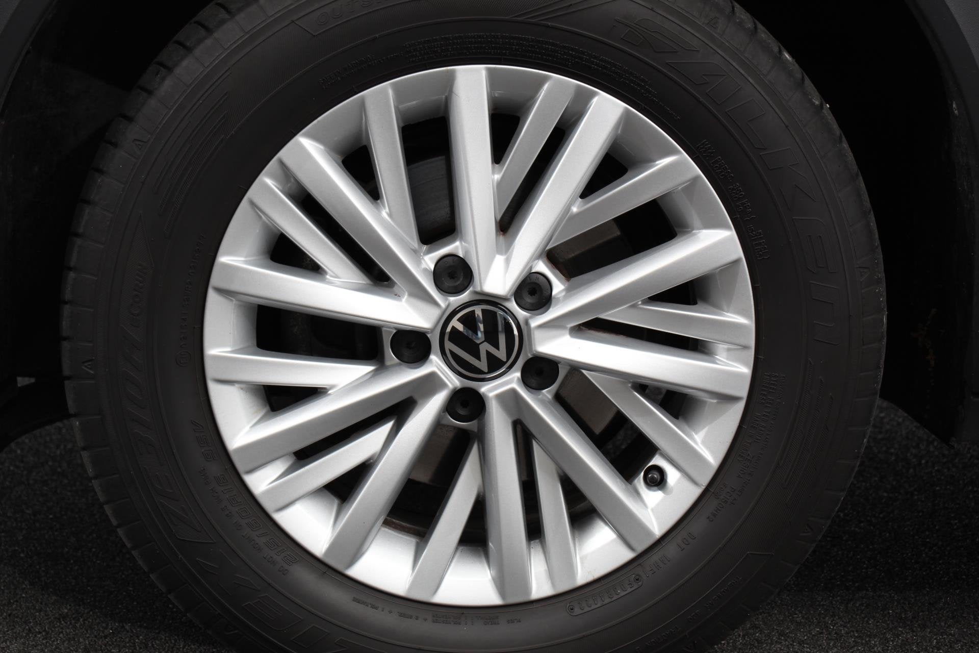 Volkswagen T-Roc 1.5 TSI 150pk DSG Life Navigatie Apple Carp, Auto's, Volkswagen, 4 cilinders, 150 pk, Automatische klimaatregeling