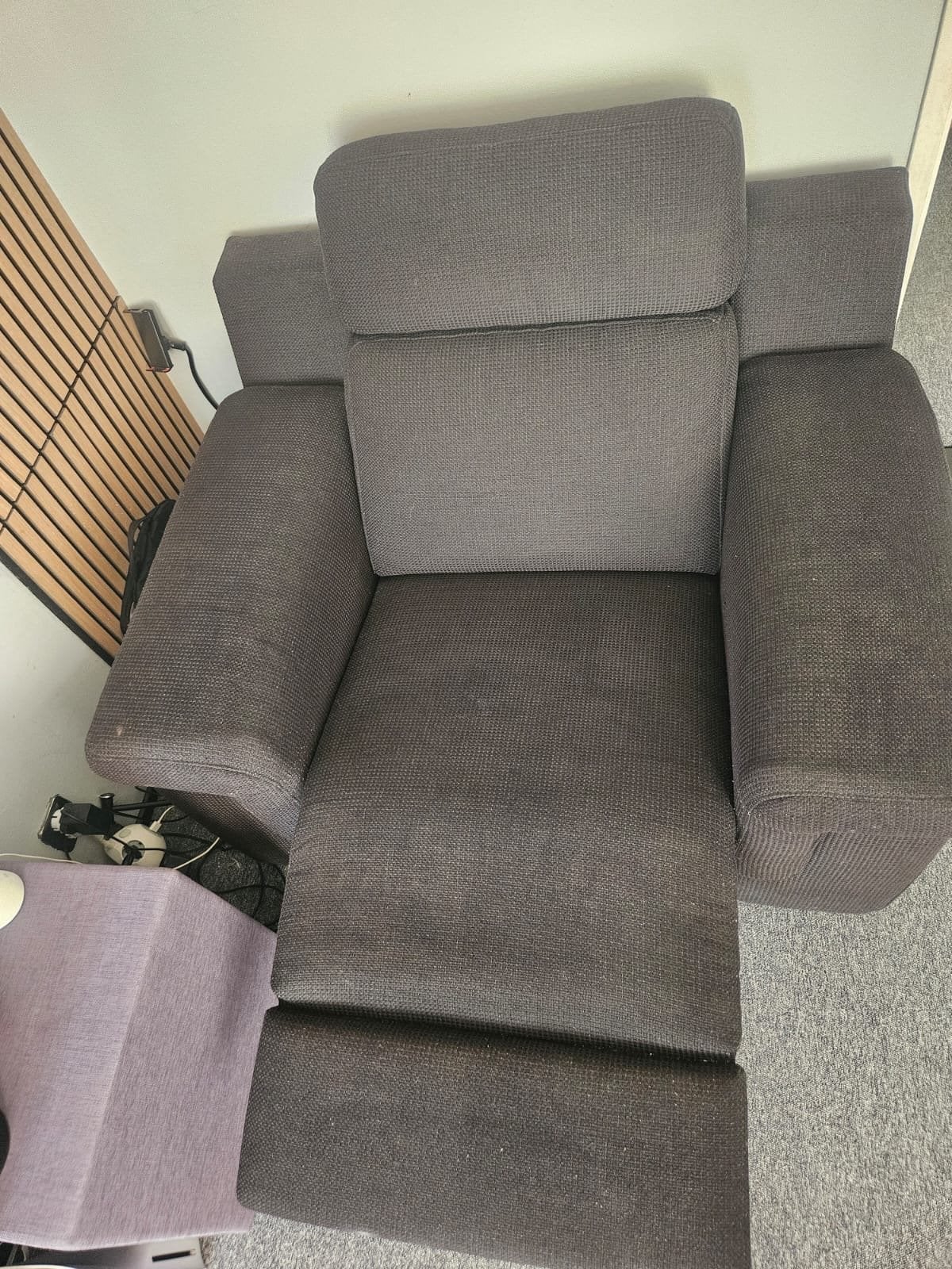 Elektrische relaxbank en fauteuil set - goed, Huis en Inrichting, Driepersoons, Ophalen of Verzenden, Zo goed als nieuw, Rechte bank
