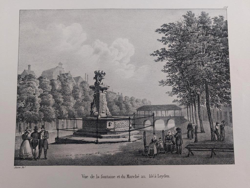 20 / Gezicht op fontein en markt van Leiden - Leyden, Ophalen of Verzenden