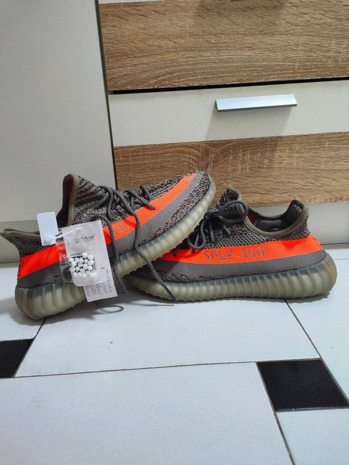 Yeezy 350 Beluga - Nieuw met labels, Ophalen of Verzenden, Nieuw, Overige kleuren, Adidas Yeezy