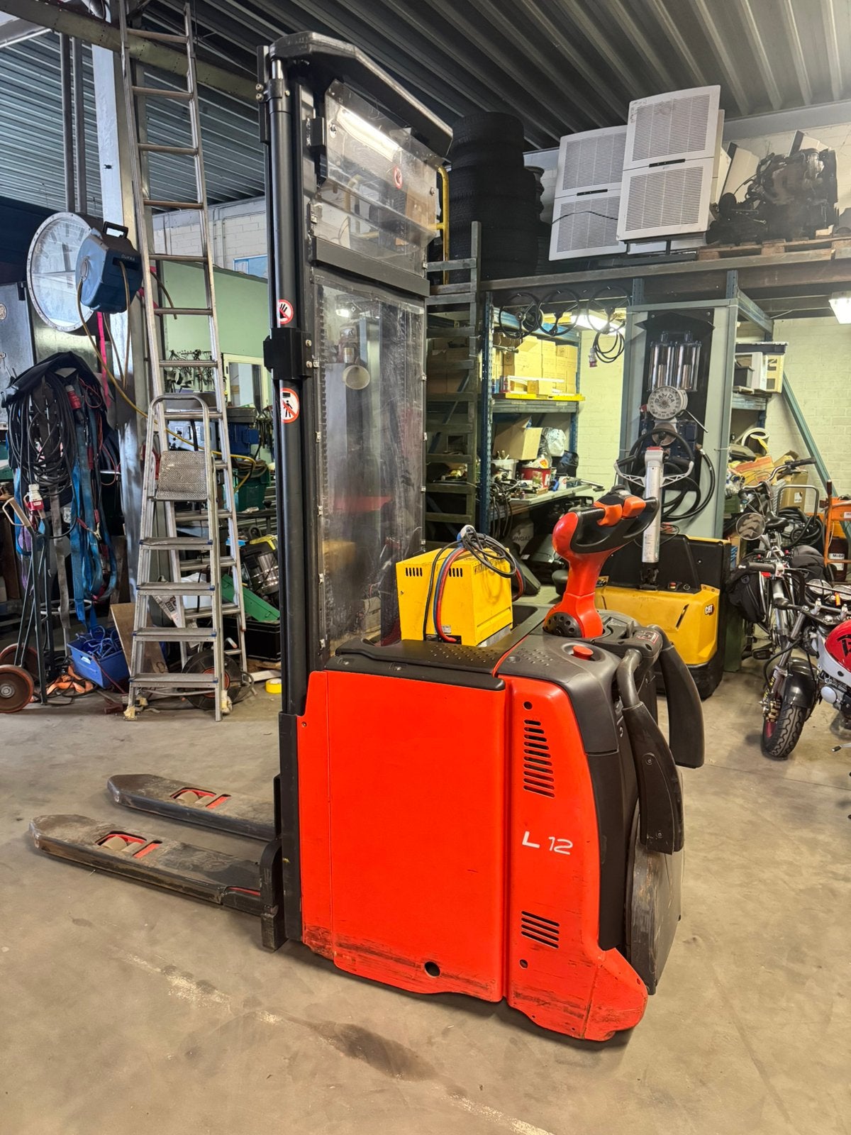 Linde L12 stapelaar, Ophalen, Linde, Zo goed als nieuw, Linde