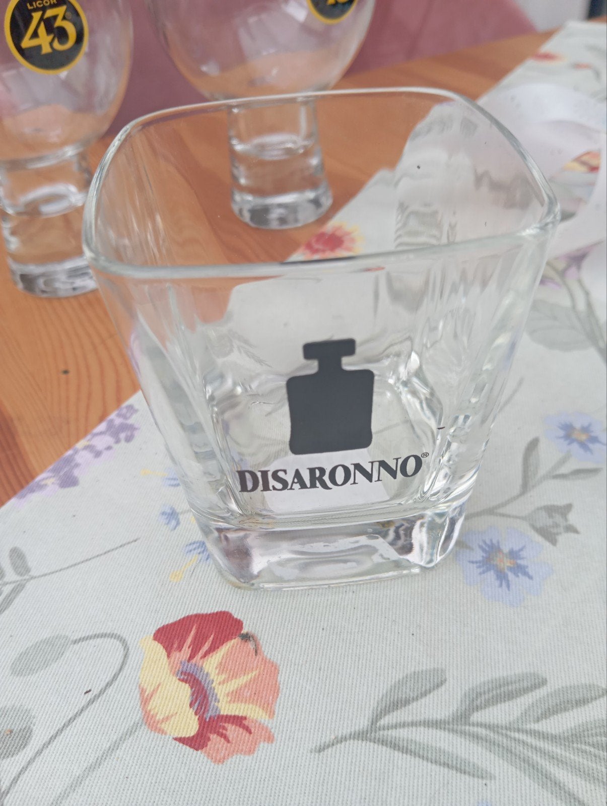 Disaronno glas - vierkant liquor glas, Ophalen of Verzenden, Zo goed als nieuw, Overige merken, Glas