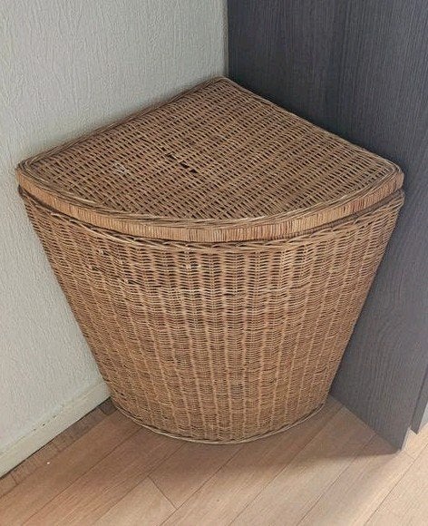 rieten rotan hoekwasmand met deksel en waszak, Ophalen, Gebruikt, Mand, Rond