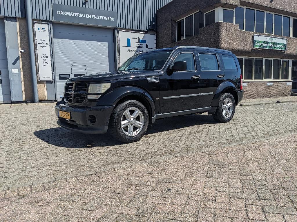 Dodge Nitro 3.7 V6 4x4 Automaat, Auto's, Automaat, Zwart, 205 pk, Particulier