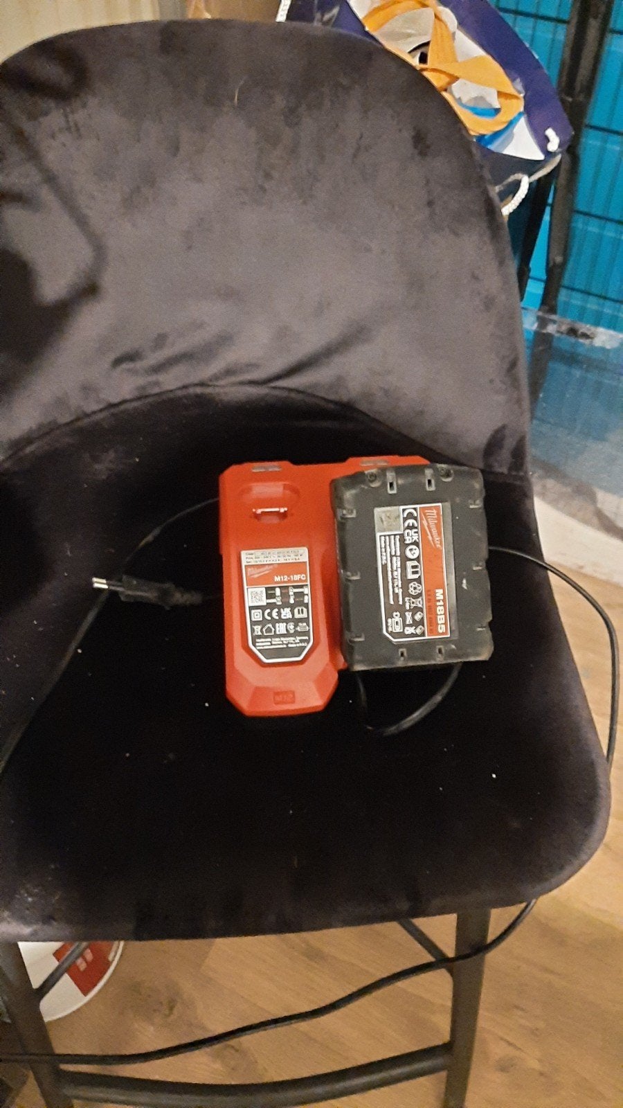 2 x Milwaukee  Oplader en M18 Accu, Ophalen of Verzenden, Zo goed als nieuw
