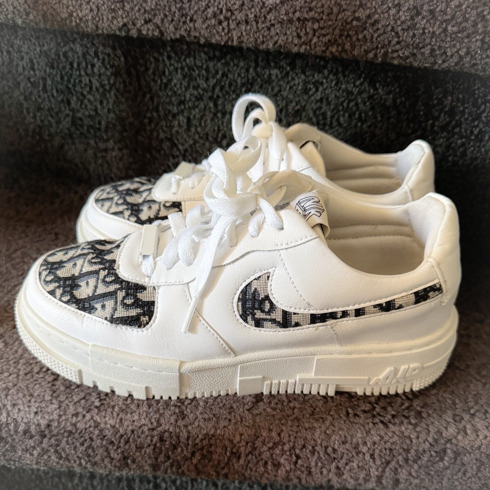 Nike Air Force One Dior, Kleding | Dames, Schoenen, Verzenden, Zo goed als nieuw, Overige kleuren, Sneakers of Gympen