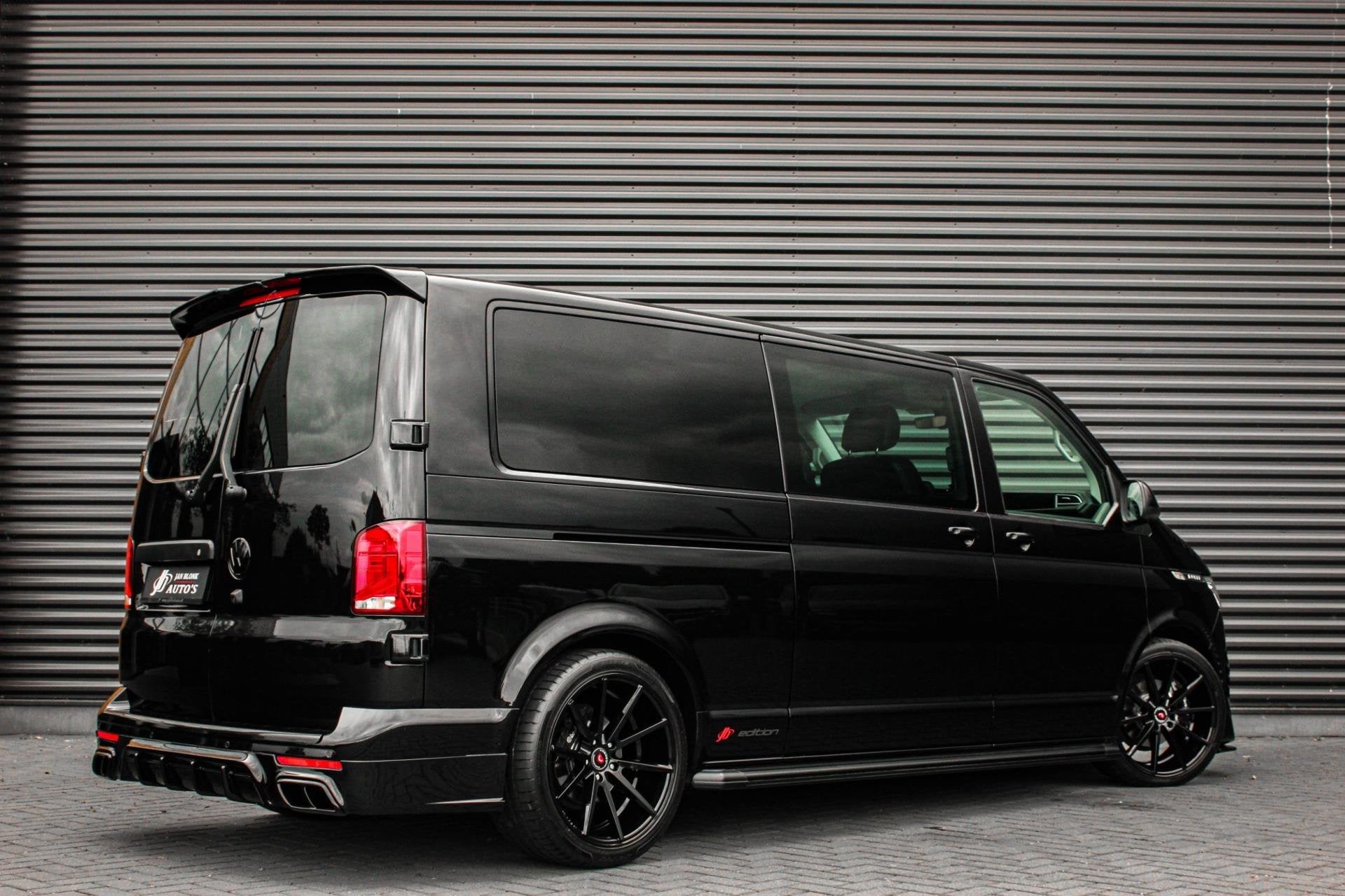 Volkswagen TRANSPORTER 2.0 TDI L2H1 150PK BULLI DC DUBBEL CA, Dealer onderhouden, 4 cilinders, 150 pk, Volkswagen