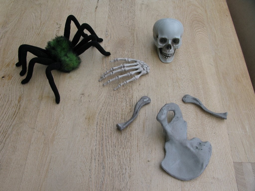 Halloween items spin schedel hand botten, Ophalen of Verzenden, Zo goed als nieuw, Versiering, Halloween of Griezel
