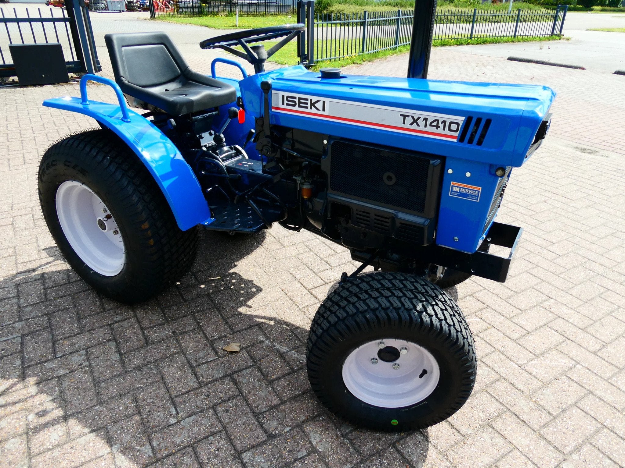 Iseki TX1410 4wd / 311 Draaiuren / Gazonbanden, Overige merken, Gebruikt, De Maalstroom 3
8255 RN  Swifterbant, VM Service