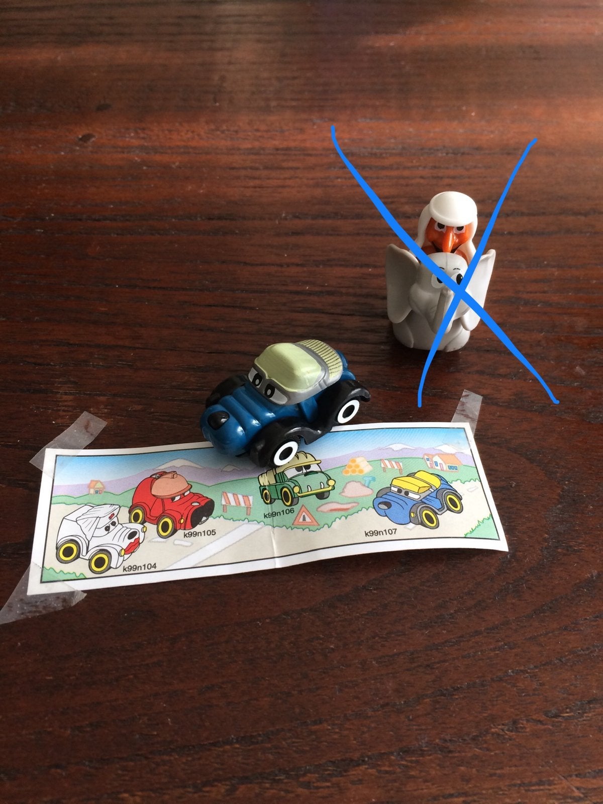 Kinder Surprise auto met handleiding, Ophalen of Verzenden, Zo goed als nieuw