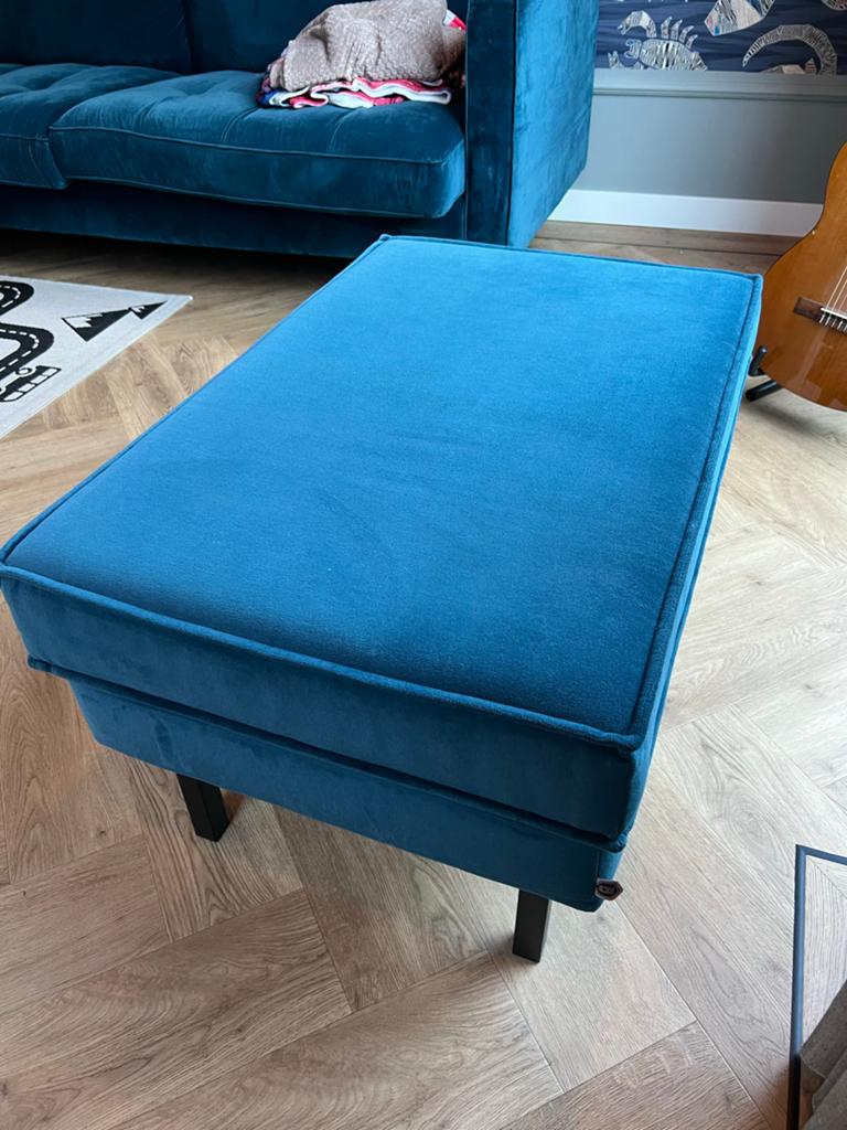 Blauwe Velours Poef - Zeer Goede Staat, Ophalen, 75 tot 100 cm, Zo goed als nieuw, Stof