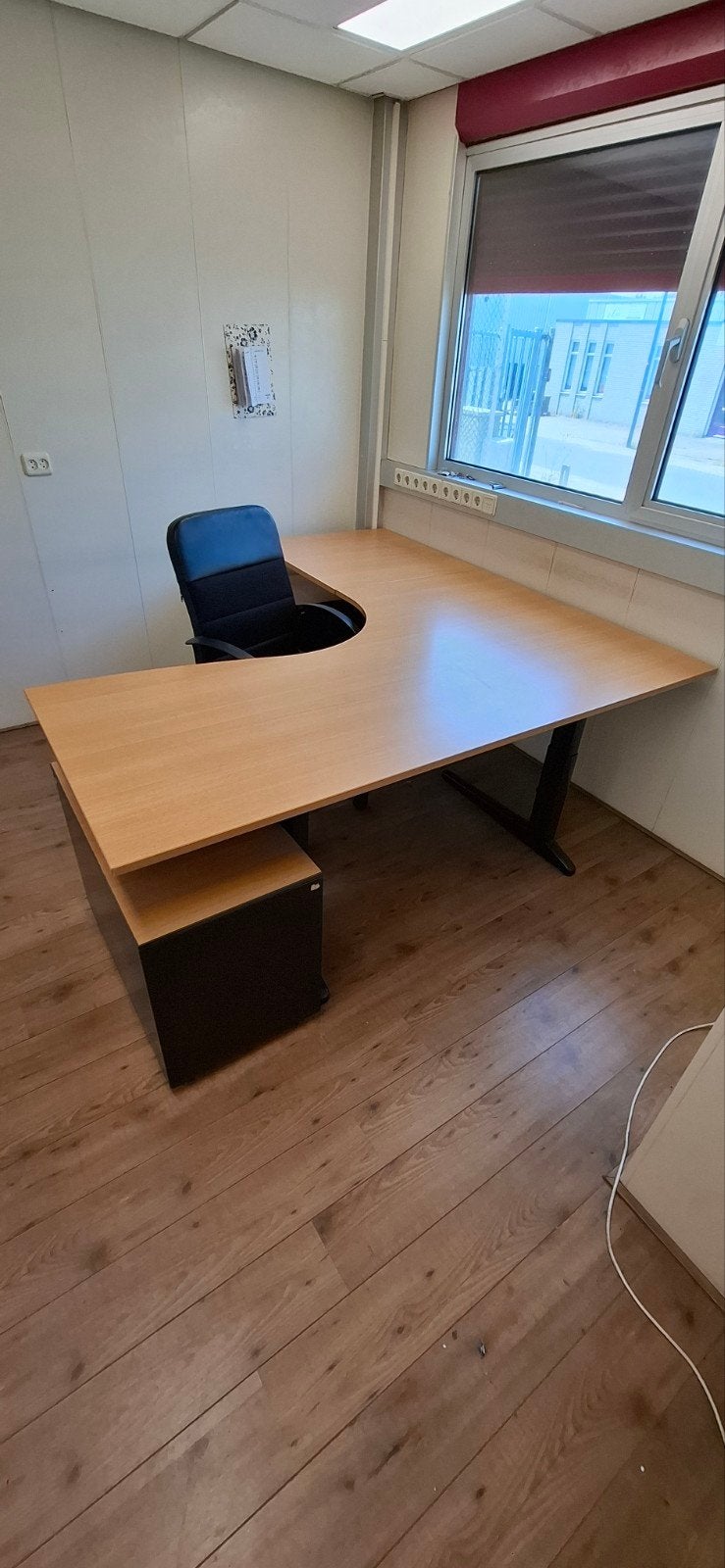 Bureau hoek 200 X 200 X 80 cm met stoel en ladekasten zgan., Huis en Inrichting, Bureaus, Ophalen, Hoekbureau, In hoogte verstelbaar