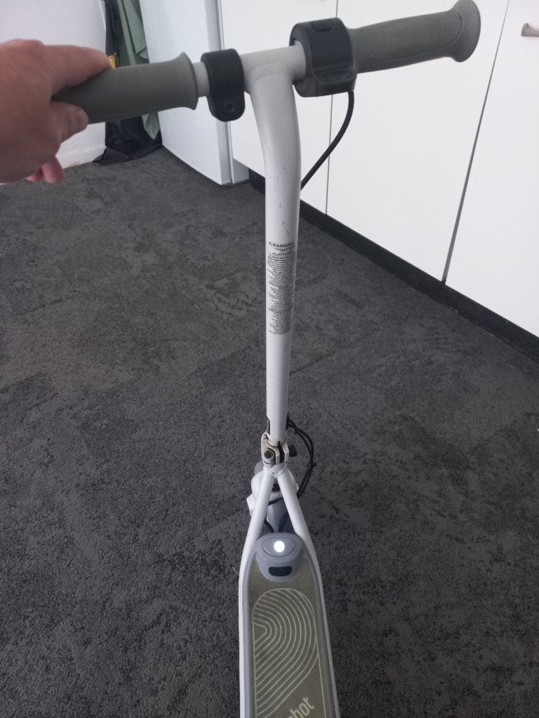 Ninebot ZING C8 – elektrische kinderstep in werkende stat, Ophalen, Gebruikt, Elektrische step (E-scooter), Ninebot