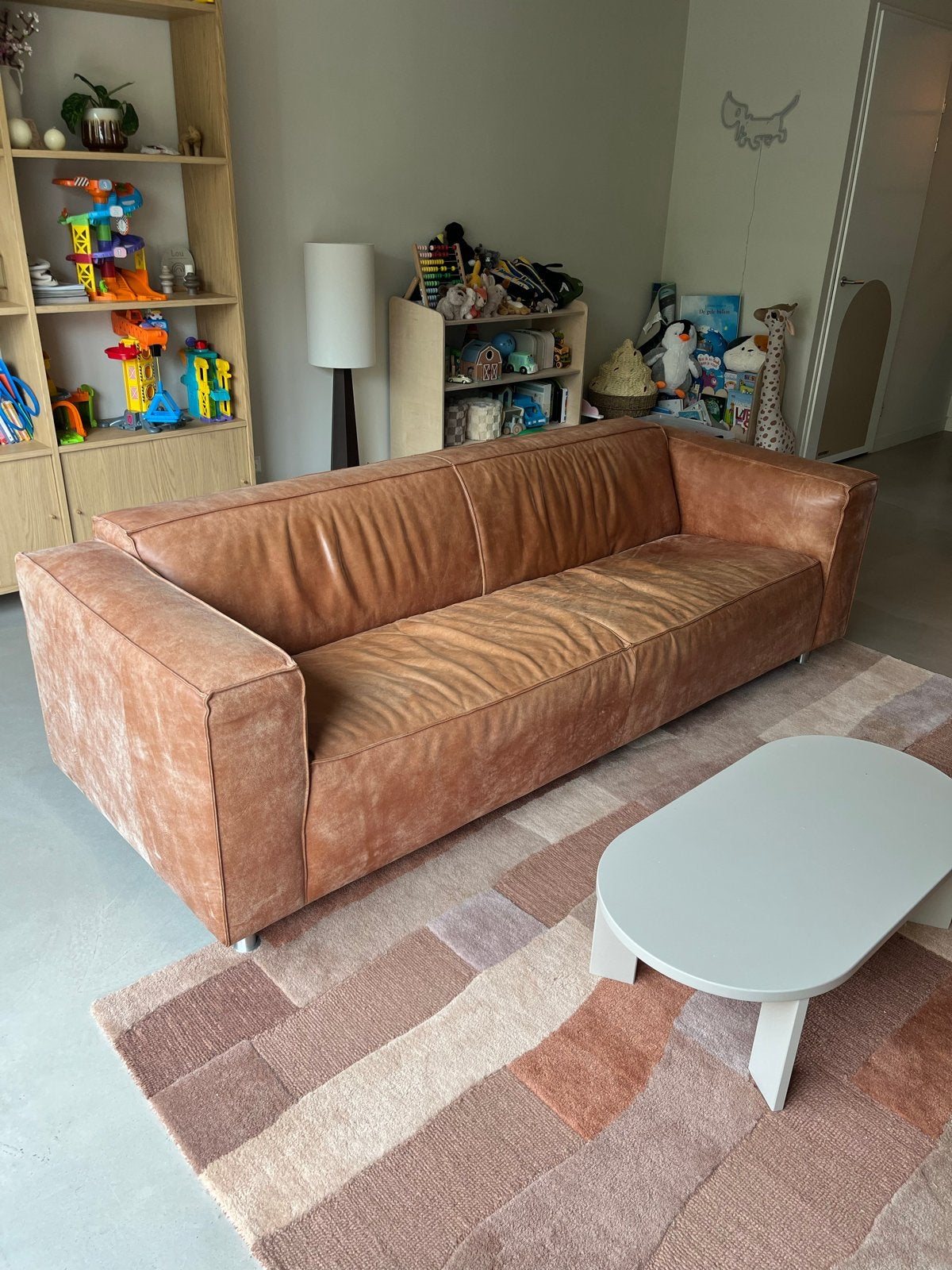 leren bank cognac kleur  3,5-zits, 2.45m, Huis en Inrichting, Banken | Bankstellen, Ophalen, Gebruikt, Driepersoons, Rechte bank