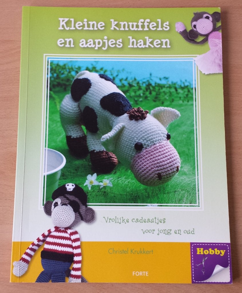 Kleine Knuffels en Aapjes Haken - Christel Krukkert - 2013, Gebruikt, Ophalen of Verzenden, Nvt, Patroon of Boek