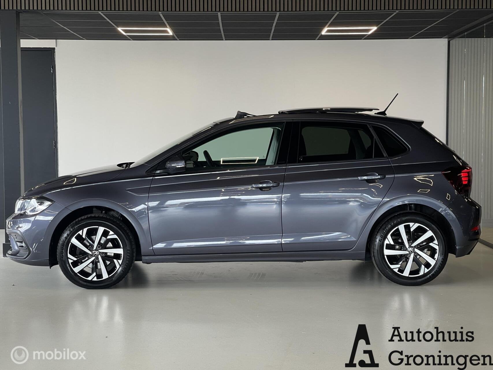 Volkswagen Polo 1.0 TSI Life 81 kW DSG | Pano | Stoelverwarm, Stof, Gebruikt, Zwart, 1072 kg