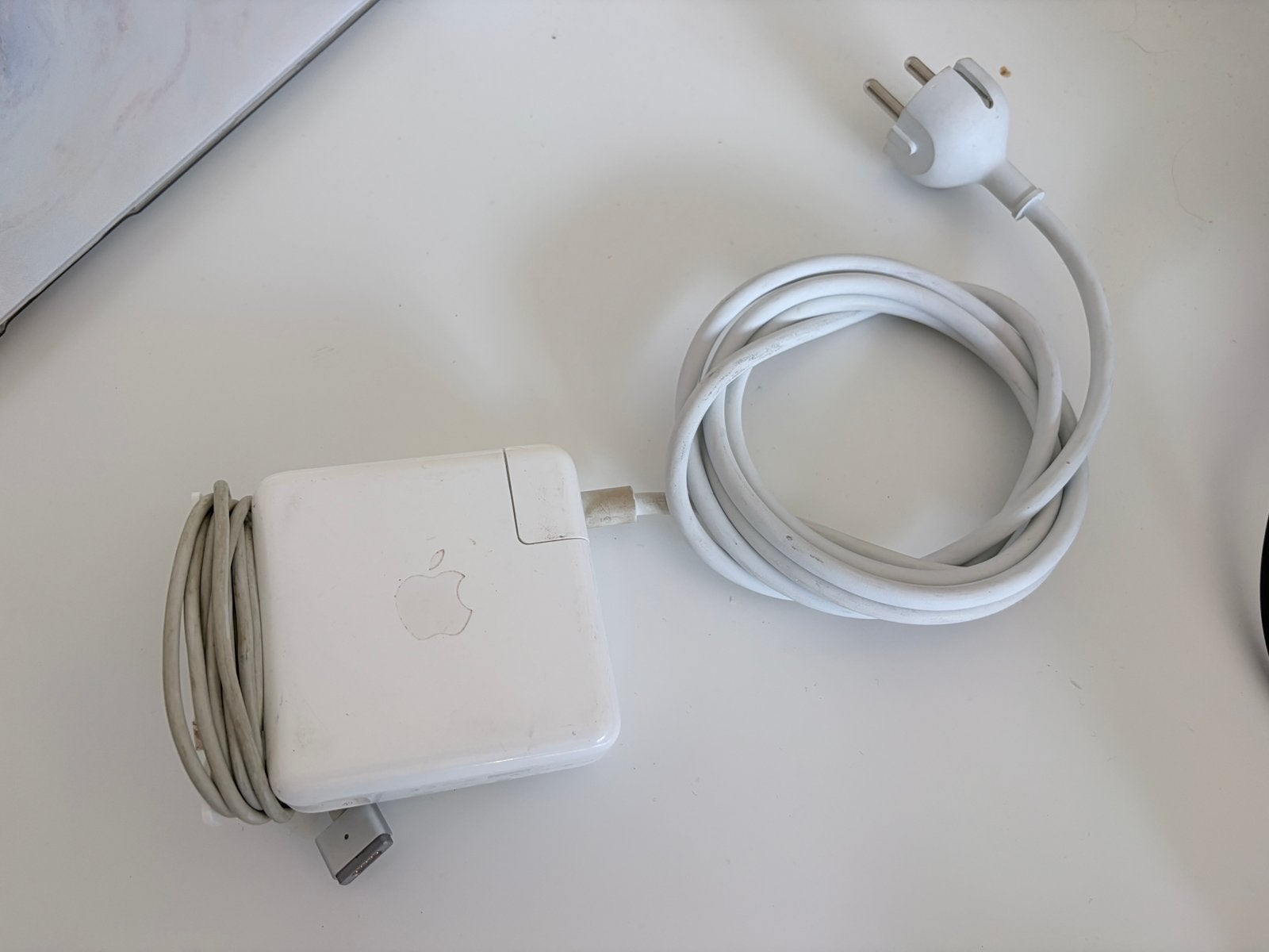 Laad adapter voor oa Macbook Air 2015, Gebruikt, 13 inch, Minder dan 2 Ghz, Ophalen of Verzenden