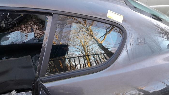 Driehoeks Ruit links-achter van een Maserati Granturismo, Auto-onderdelen, Ruiten en Toebehoren, Maserati, Gebruikt, -, -