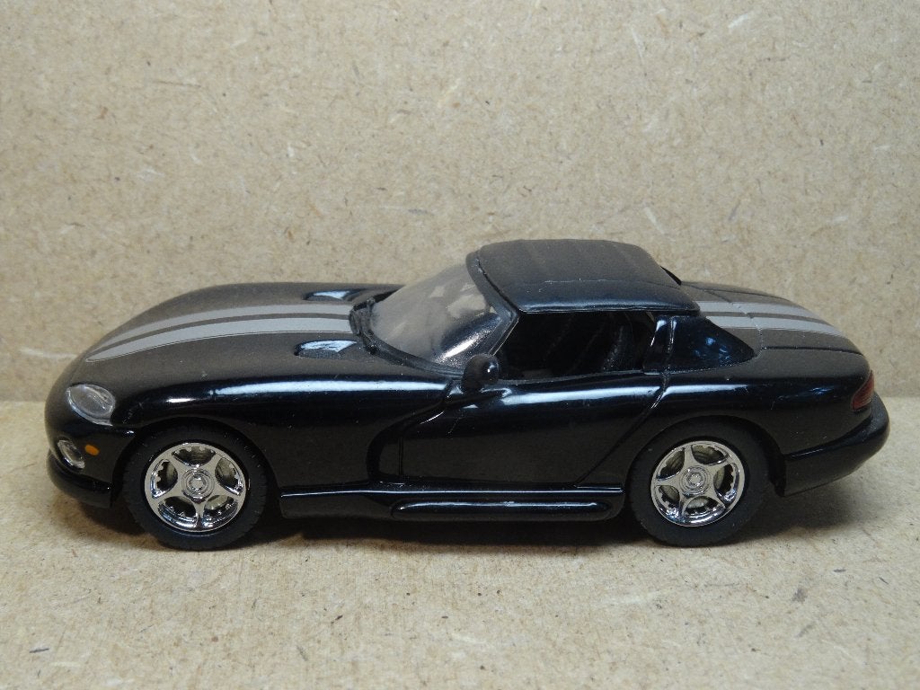 UNIVERSAL-HOBBIES 1/43, DODGE VIPER, Zie Foto`s, Hobby en Vrije tijd, Modelauto's | 1:43, Ophalen of Verzenden, Zo goed als nieuw
