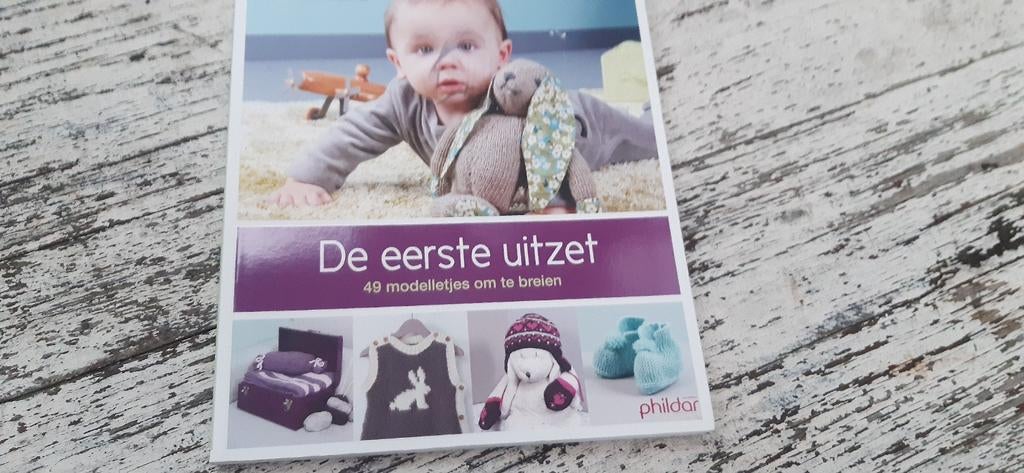 Phildar prachtig breiboek voor baby's: De eerste uitzet, Hobby en Vrije tijd, Breien en Haken, Ophalen of Verzenden, Zo goed als nieuw