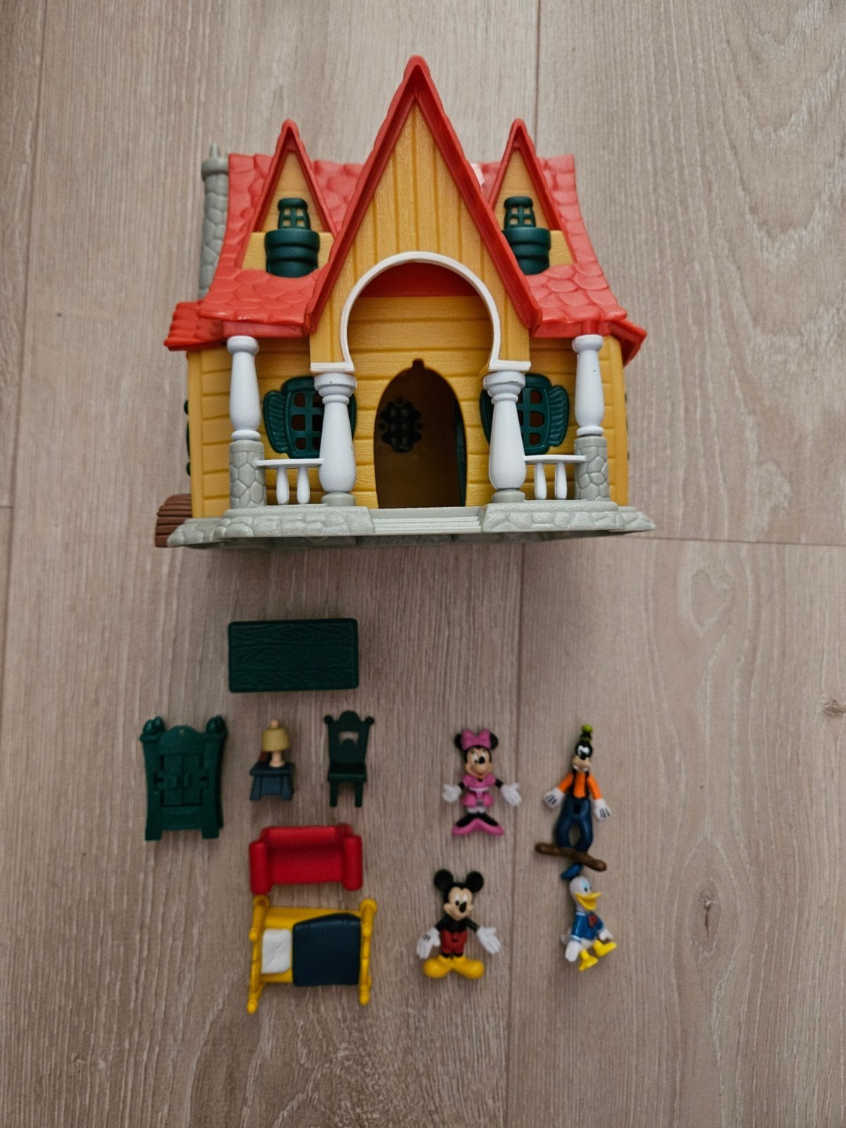 Mickey Mouse Toon Town Disney Huisje met veel poppetjes, Ophalen of Verzenden