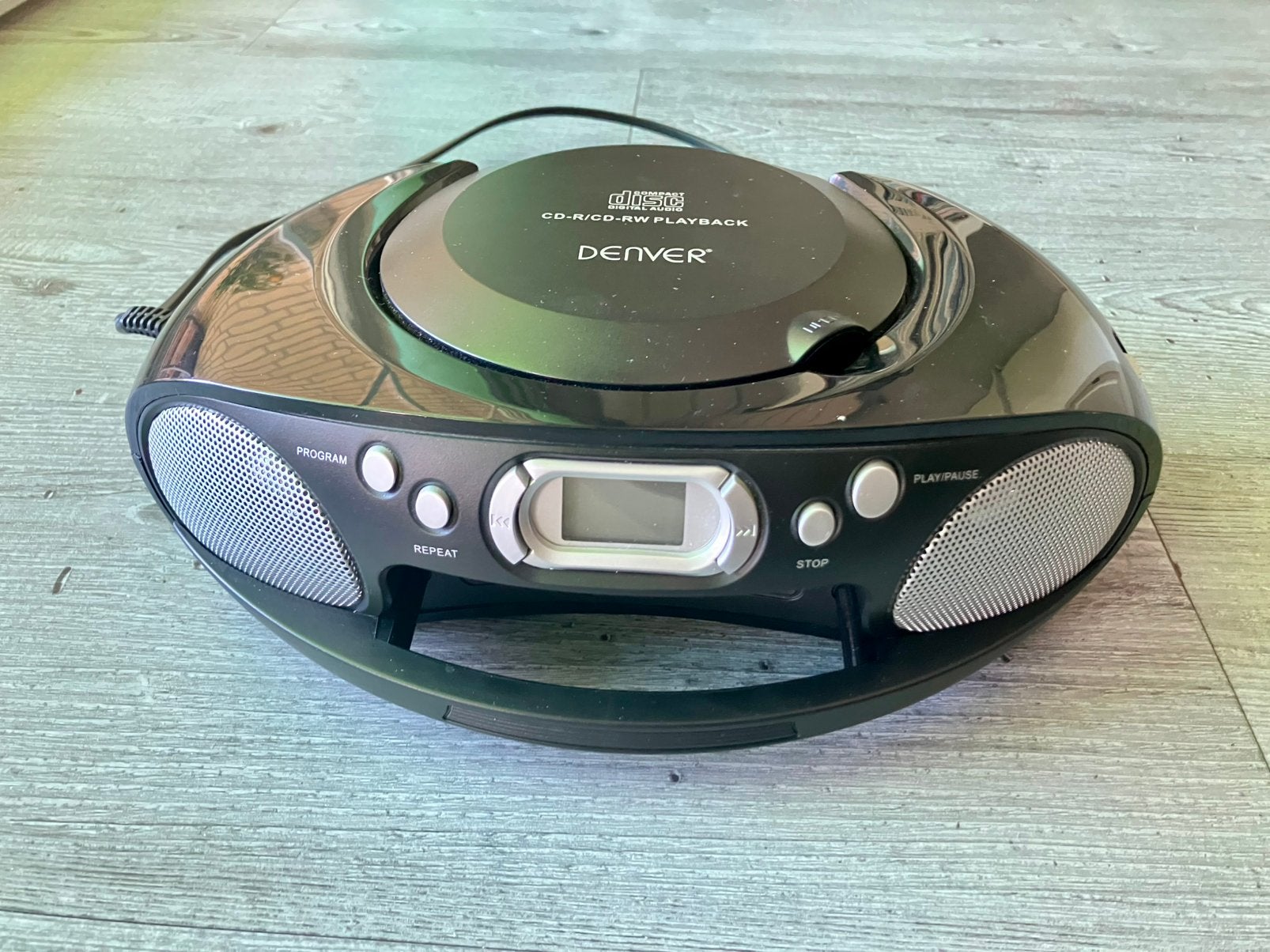 Radio/CD speler op stroom of batterijen, Audio, Tv en Foto, Cd-spelers, Ophalen of Verzenden, Zo goed als nieuw, Overige merken
