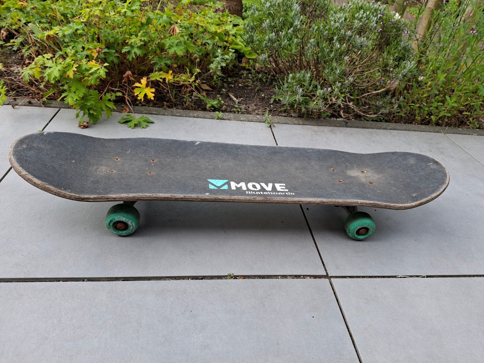 Gebruikt Skateboard - MOVE Skateboards, Sport en Fitness, Skateboarden, Ophalen, Gebruikt, Skateboard