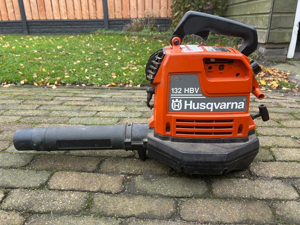 Husqvarna 132 HBV benzine bladblazer, Ophalen