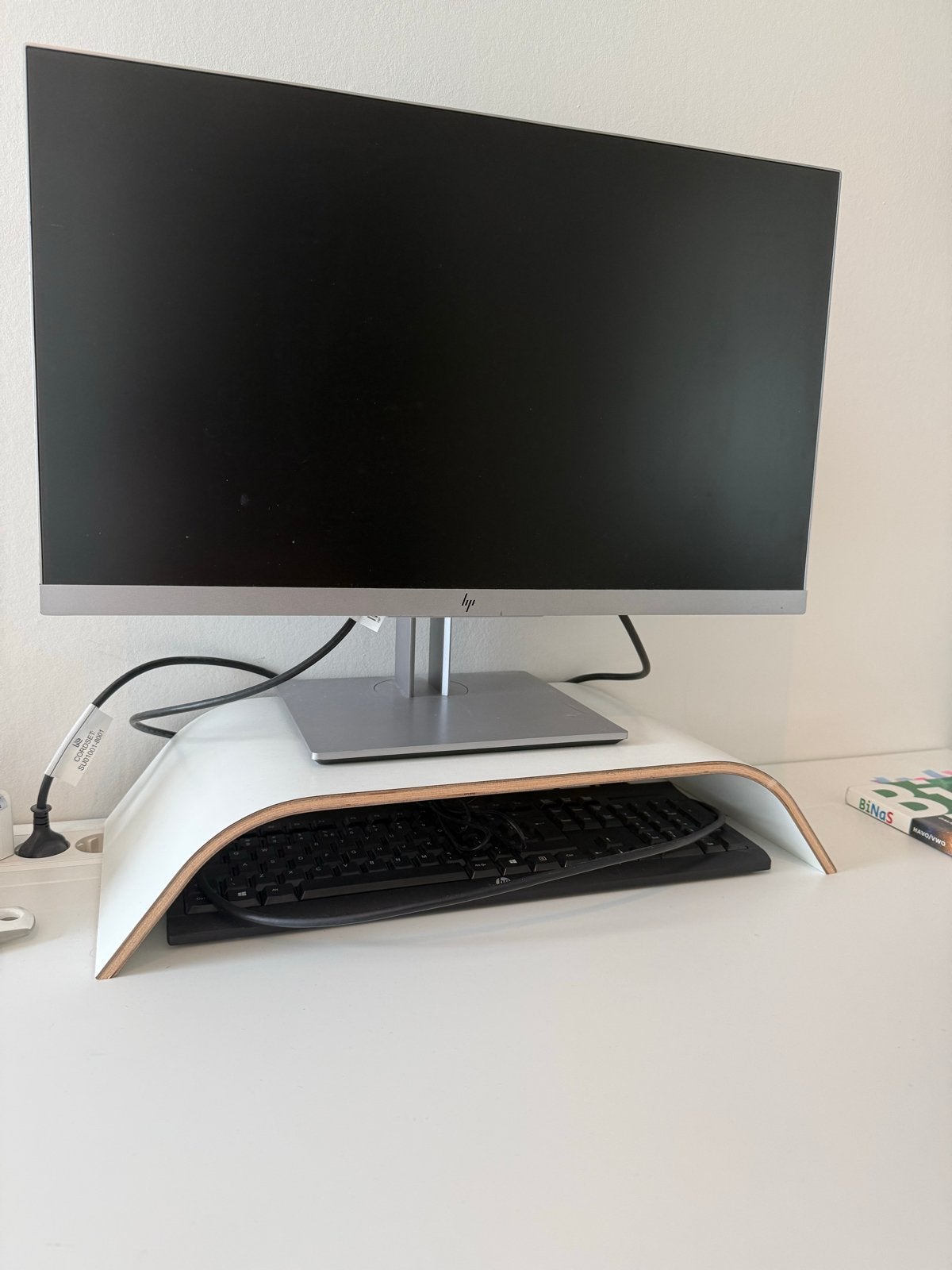 HP E243 Monitor - incl. HDMI & stroomkabel, HDMI, IPS, In hoogte verstelbaar, Full HD