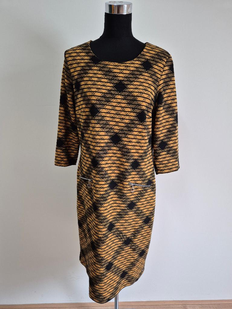 J440 - Zwart-gele Angelle Milan jurk maat XXL (1), Zwart, Maat 46/48 (XL) of groter, Ophalen of Verzenden, Zo goed als nieuw