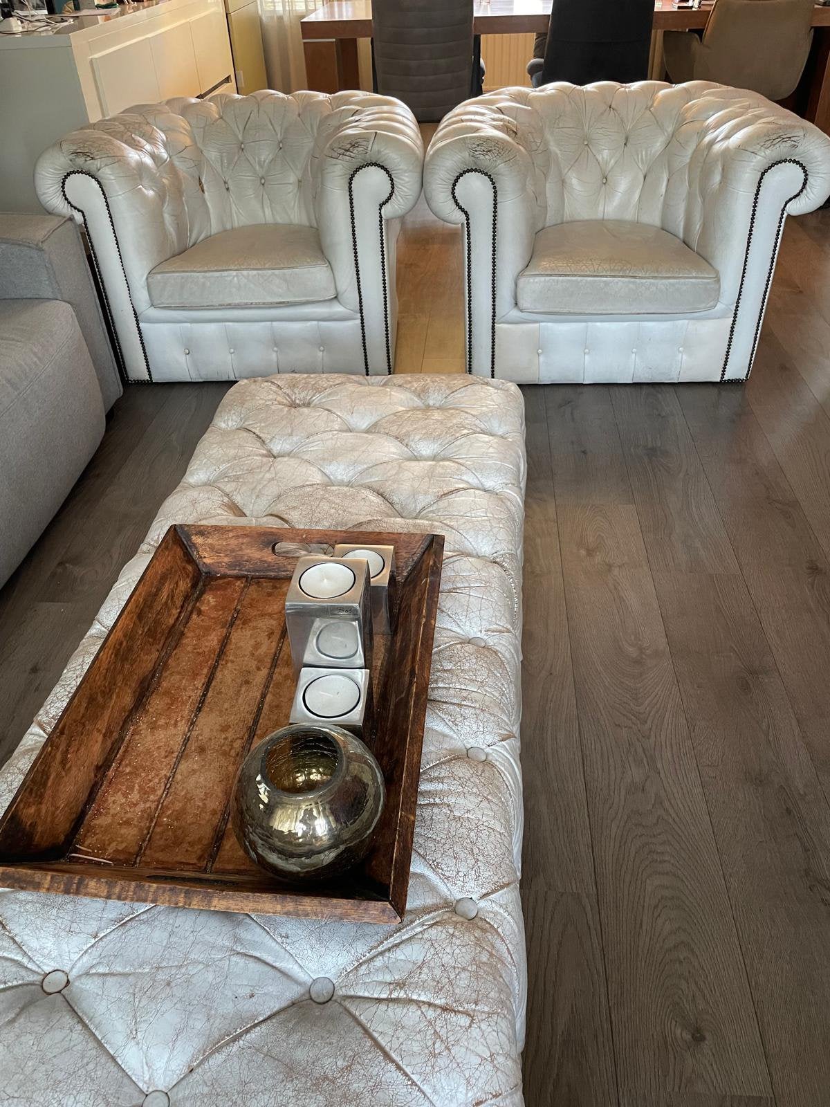 Originele Chesterfield fauteuils + hocker | Echt leer, Ophalen, Gebruikt