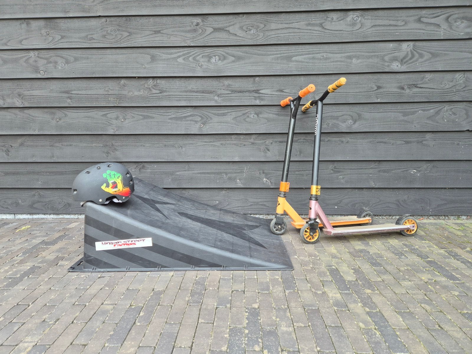 Steps , steppen kinderstep stunt , urbanstreettramp en helm, Fietsen en Brommers, Steps, Ophalen, Gewone step
