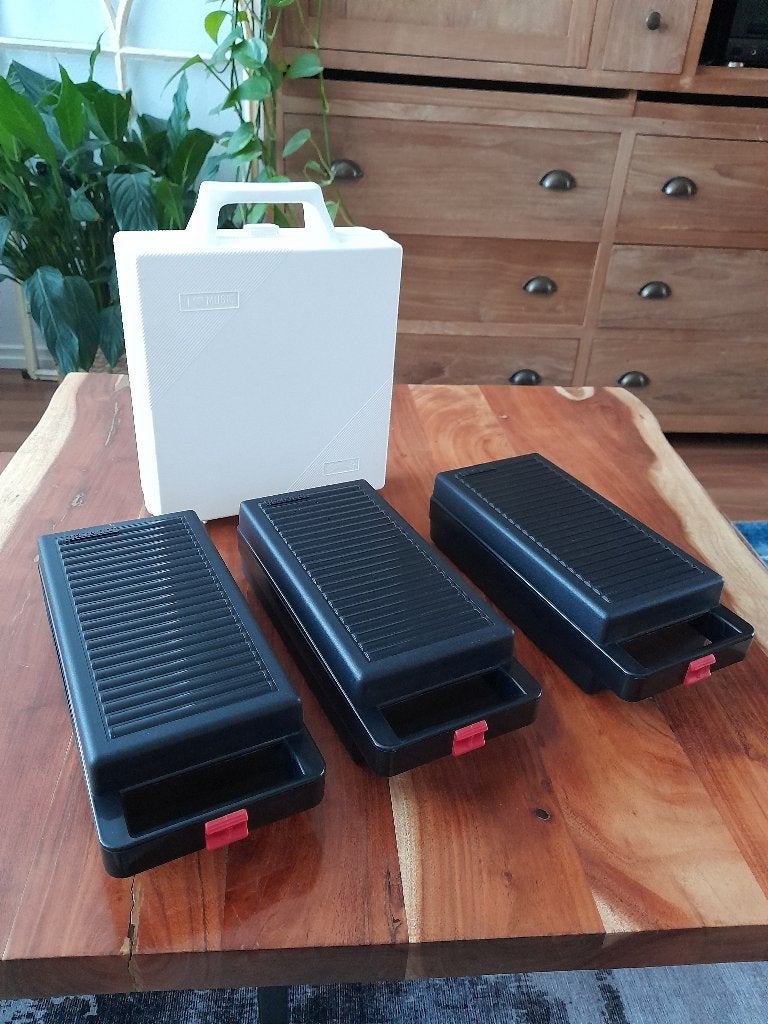4 Opbergers/ Koffers cassettebandjes, Cd's en Dvd's, Cassettebandjes, Overige genres, Ophalen of Verzenden, Zo goed als nieuw