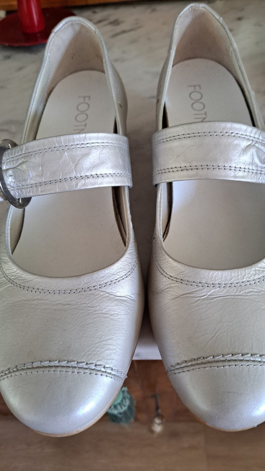 Zilveren schoentjes Footnotes maat 37, Schoenen met lage hakken, Ophalen of Verzenden, Zo goed als nieuw, Grijs