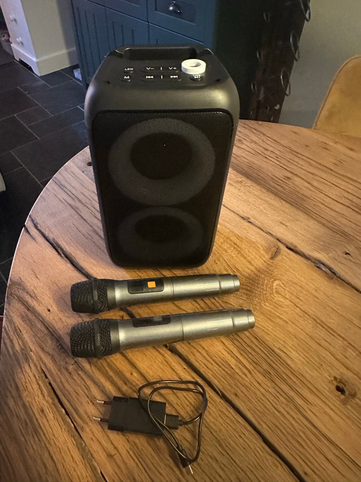 Draagbare Bluetooth Speaker met Microfoons, Ophalen of Verzenden, Zo goed als nieuw, Complete set