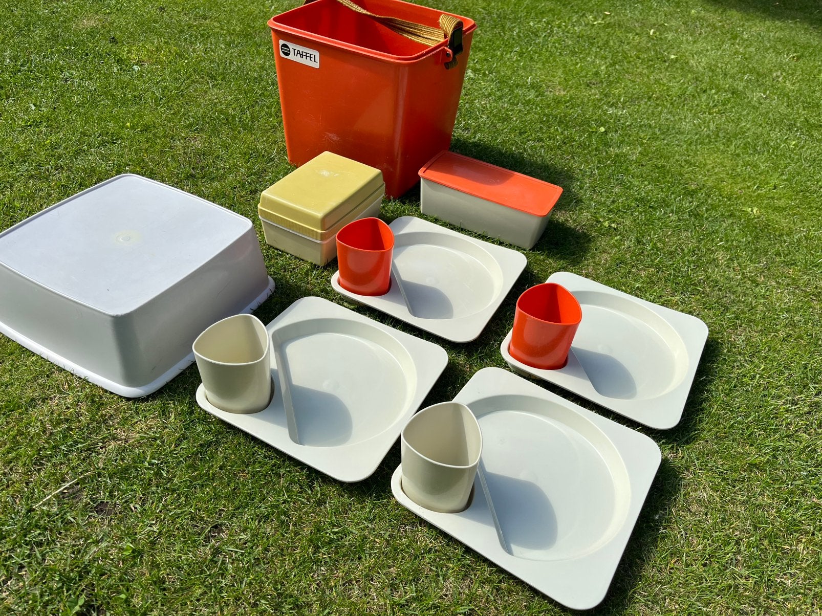 🌞 UNIEKE VINTAGE TAFFEL PICKNICKSET – ca. 1960/61 🌞, Ophalen of Verzenden, Zo goed als nieuw