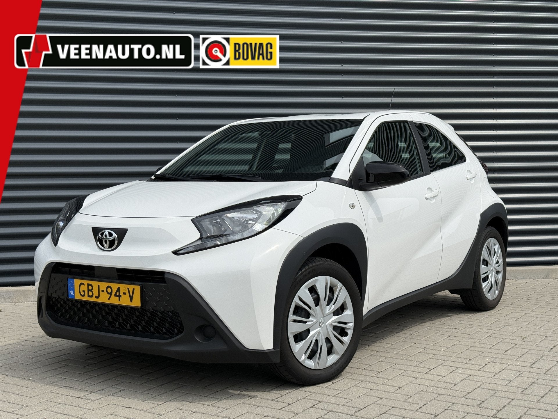 Toyota Aygo X 1.0 VVT-i MT Play Camera/Apple (bj 2024), Dealer onderhouden, Gebruikt, 920 kg, 4 stoelen