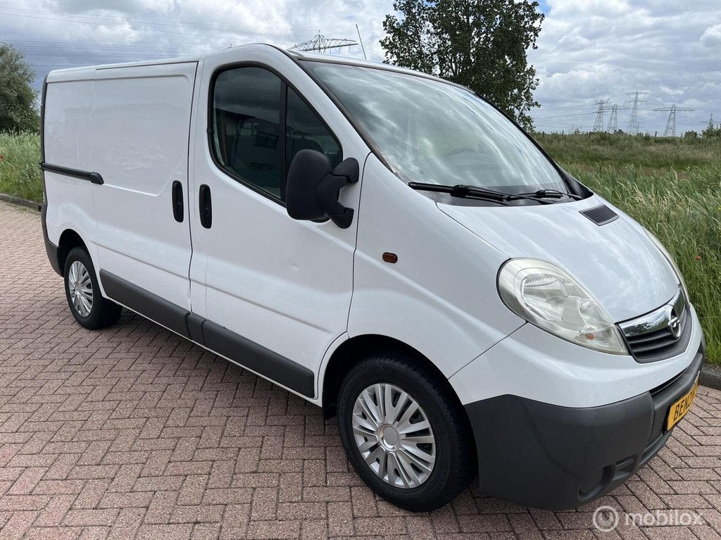 Opel Vivaro 2.0i benzine + Airco | Marge, Auto's, Bestelauto's, 1660 kg, 1998 cc, Gebruikt, 4 cilinders