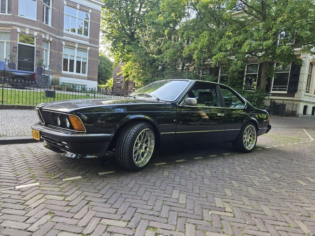 BMW 630 CS (E24) – 1977 – Eerste generatie, Auto's, BMW, Achterwielaandrijving, 1402 kg, Zwart, Zwart