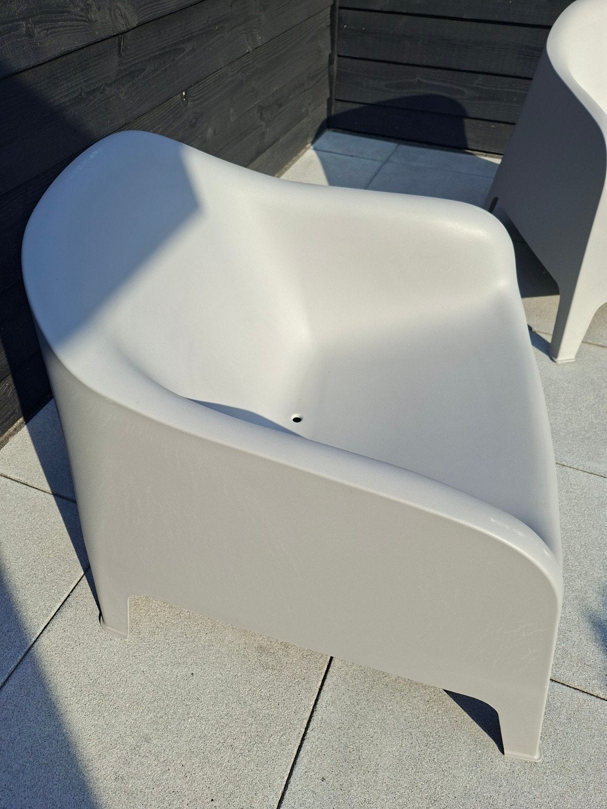 IKEA SKARPÖ tuinstoelen grijs (2 stuks), Ophalen, Gebruikt, Kunststof, Stapelbaar