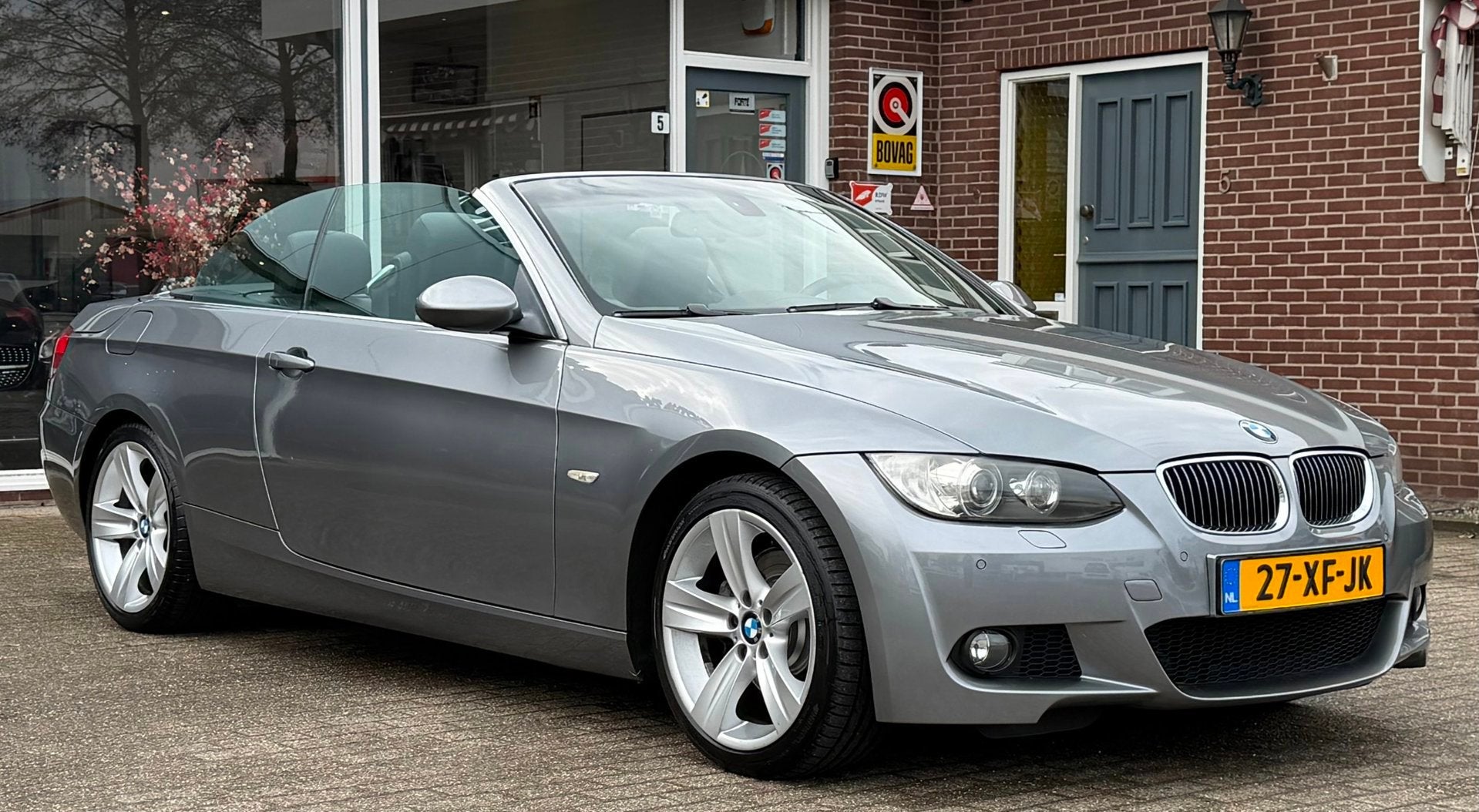 BMW 3-serie Cabrio 325i High Exe / AUTOMAAT / NL AUTO / LEDE, Auto's, BMW, Achterwielaandrijving, Gebruikt, Zwart, 4 stoelen