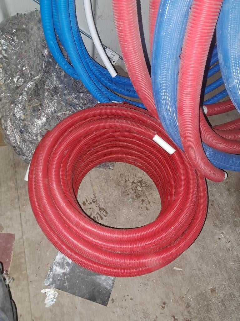 Diverse flexibele buizen met mantel en isolatie, Ophalen