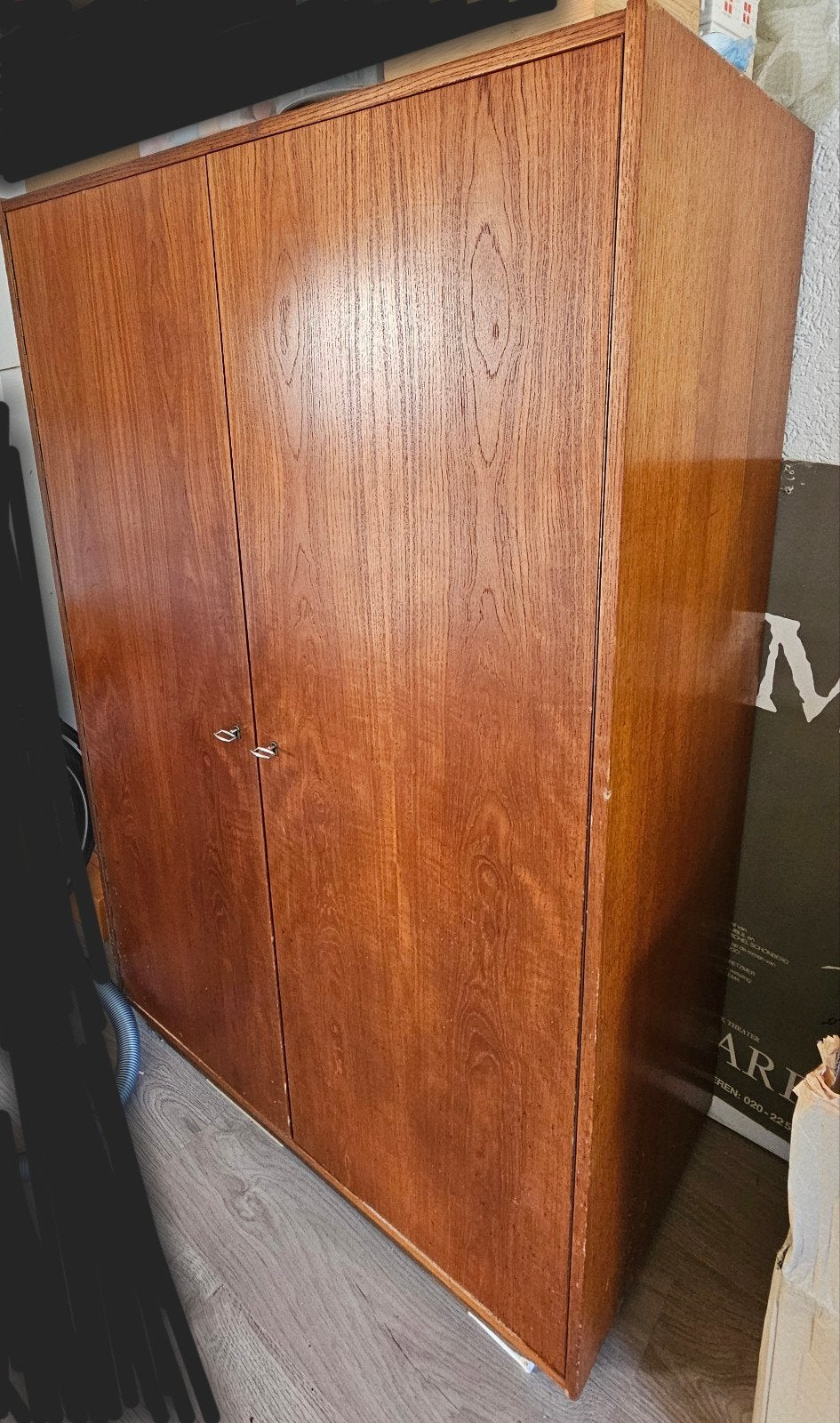 gratis vintage  retro opbergkast/ kledingkast, Huis en Inrichting, Ophalen, Gebruikt, 50 tot 75 cm, 150 tot 200 cm